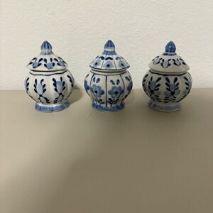 VTG Set of 3 Blue White Porcelain Lidded Jars Hand Painted Thailand 3.5 in tall